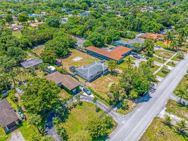 Building Photo - 14120 NW 2nd Ave