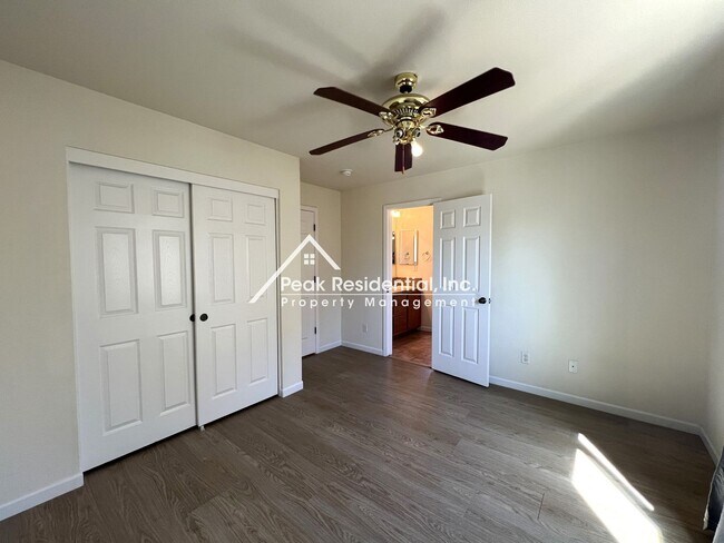 Building Photo - 8220 Sheldon Pl Dr