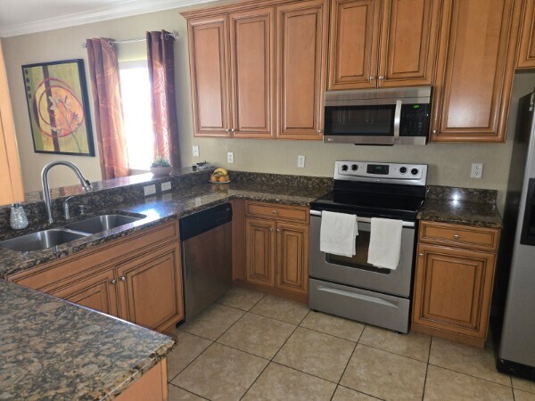 Building Photo - 1250 Clove Dr
