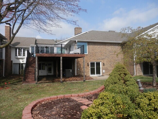 Building Photo - Spectacular 5 Bed 3 Bath With Amazing View Of Number 9 Fairway at CCMO!