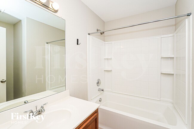 Building Photo - 12640 Shady Cedar Dr