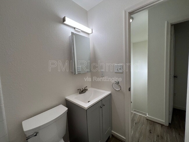 Building Photo - 3530 E Richmond Rd