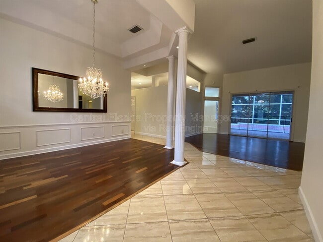 Building Photo - 5614 Craindale Dr