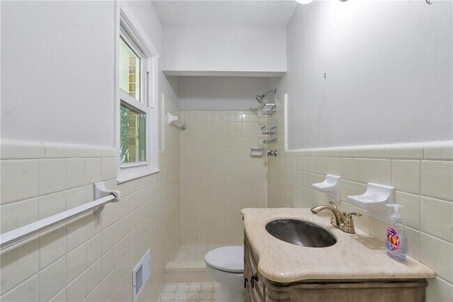Building Photo - 2850 Templar Knight Dr
