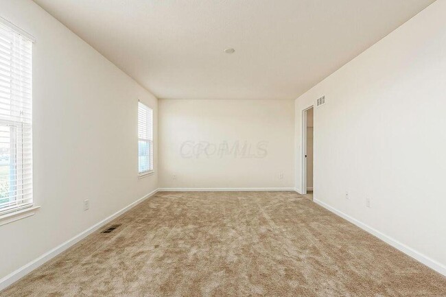 Building Photo - 6135 Brandon Dr