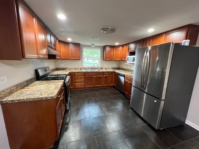 Building Photo - 26835 S Linden Ln