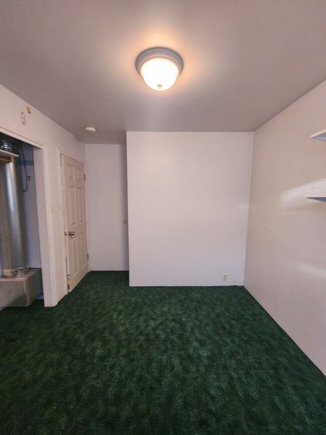 Building Photo - 3-bedroom 1 bath Single Level House