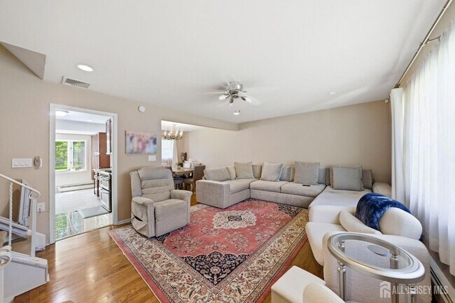 Building Photo - 34 Ventnor Dr