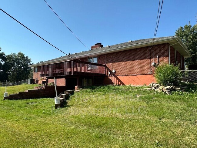 Building Photo - 4901 N Flora Ave