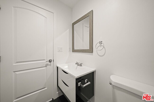 Building Photo - 1055 Wilton Pl
