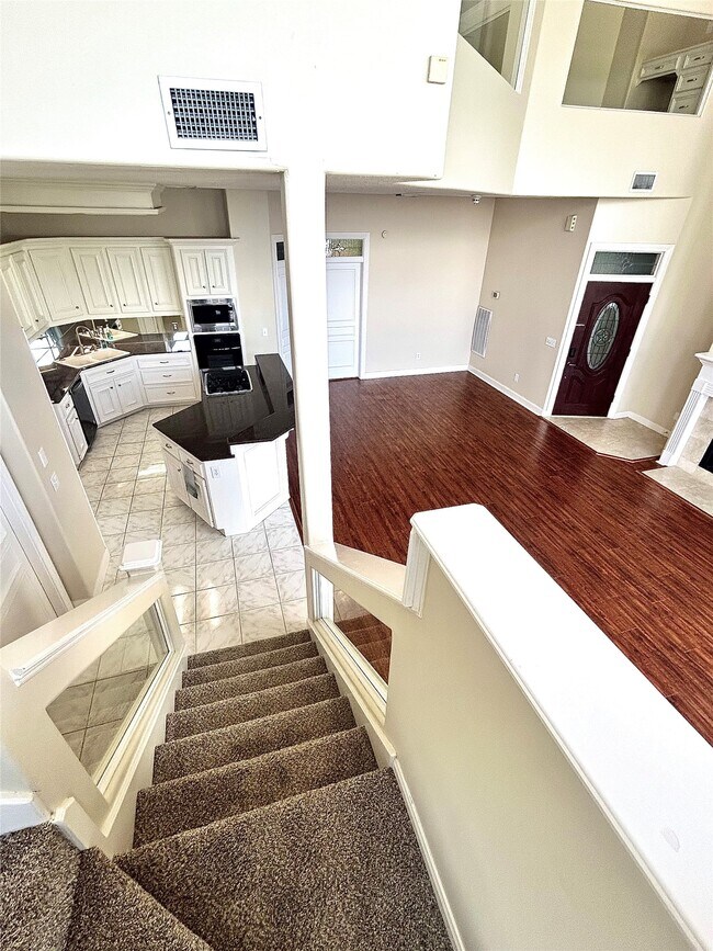 Building Photo - 807 Kipp Ave