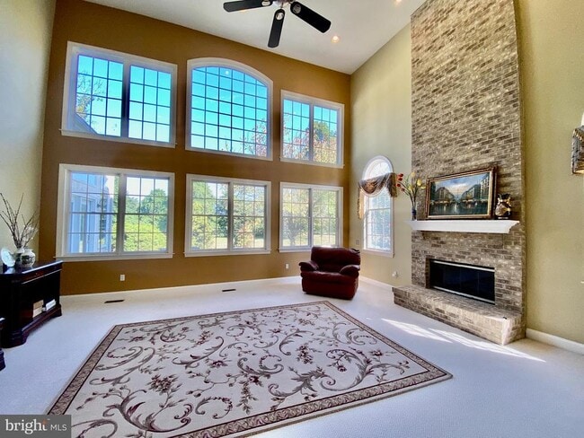 Building Photo - 513 Doral Cir