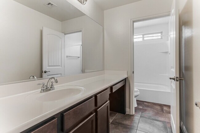 Building Photo - 1946 N 55th Pl