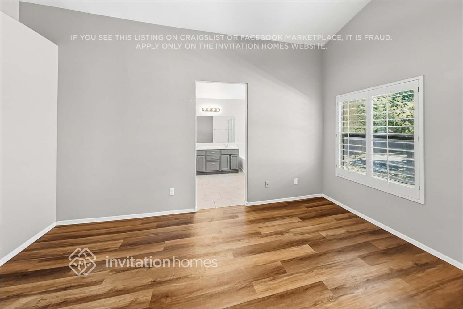 Building Photo - 7546 W Jenan Dr