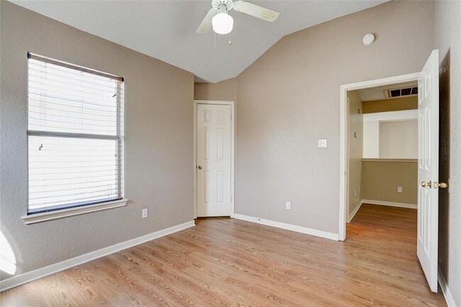 Building Photo - 2122 Jasmine Path