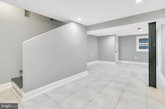 Building Photo - 6005 New Hampshire Ave NE