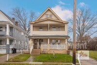 Building Photo - 11602 Tuscora Ave