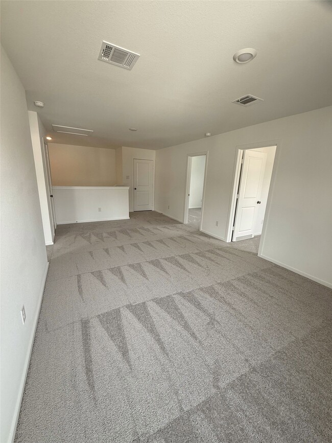 Building Photo - 25670 Roy Rogers Rd