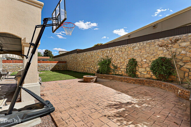 Building Photo - 13452 Emerald Falls Dr