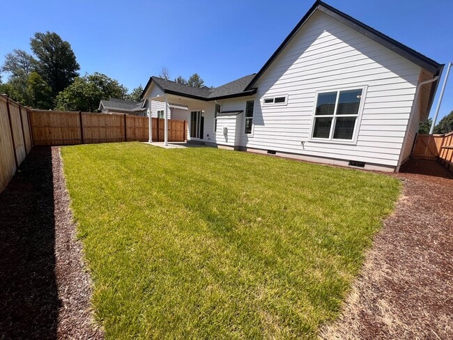 Building Photo - Brand new 3 bedroom home In South Springfi...