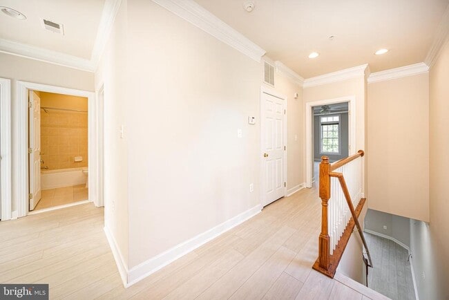 Building Photo - 3687 Spring Hollow Ln