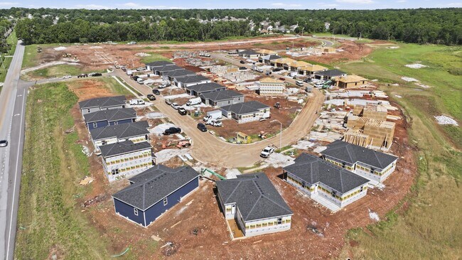 Building Photo - 870 s Orchard Way