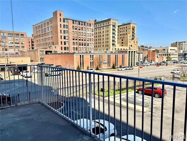 Building Photo - 210 N 17th St