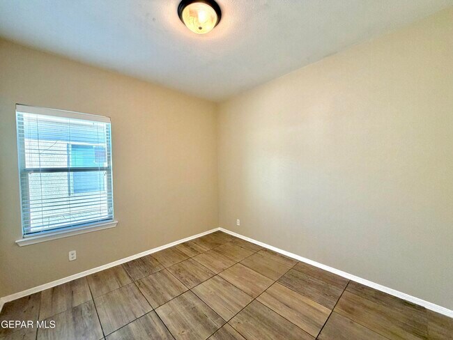 Building Photo - 11145 Eleanor Coldwell Ln