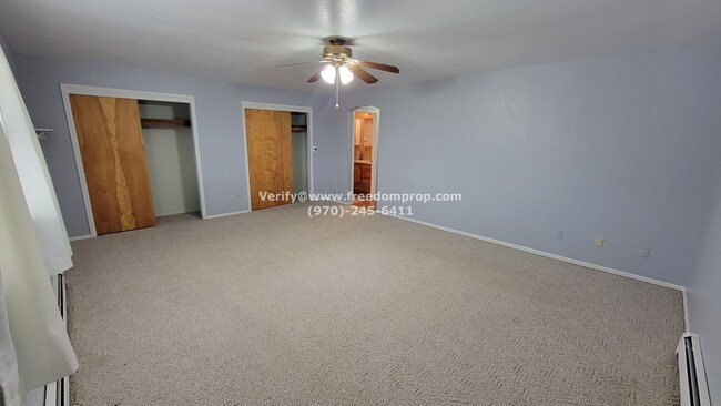 Building Photo - Large 4 bedroom 2 bath Ranch style Home