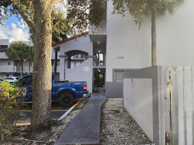 Building Photo - 2750 W 76th St