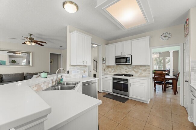 Building Photo - 44 Parkway Pl