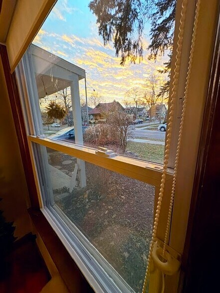 Building Photo - 211 Montgomery Ave