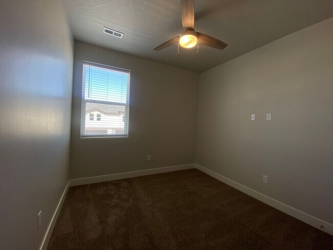 Building Photo - 3 BEDROOM SAND HOLLOW TOWNHOME FOR RENT!