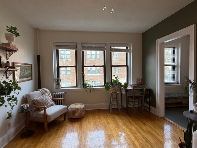 Building Photo - 145 Englewood Ave