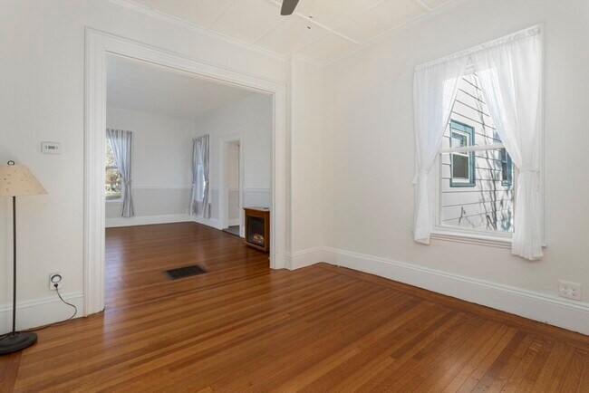 Building Photo - 128 Woburn St