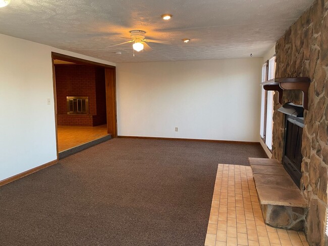 Building Photo - 5 Bedrooms, 2 Bath  House with Attached Garage