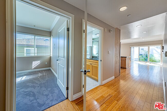 Building Photo - 3061 W 12th Pl