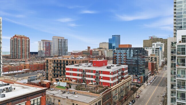 Building Photo - 1631 S Michigan Ave