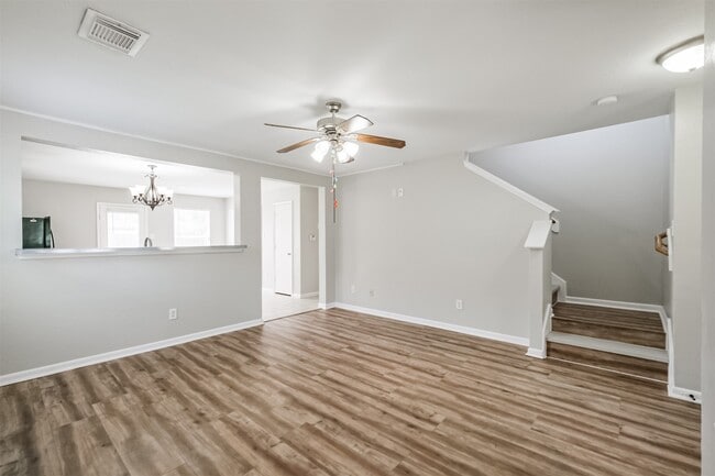 Building Photo - 12018 Madison Oak St