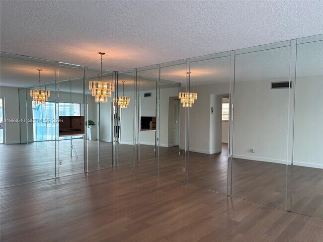 Building Photo - 200 Ashbury Rd