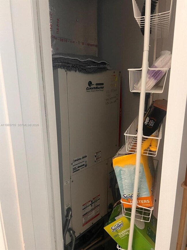 Building Photo - 475 Brickell Ave