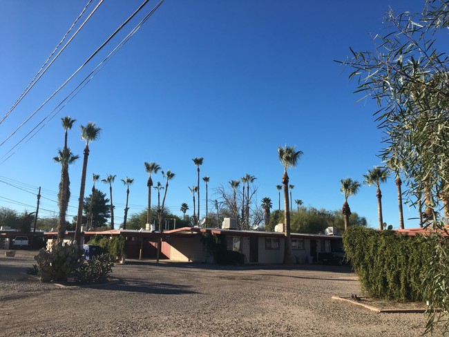 Building Photo - Canyon Oasis