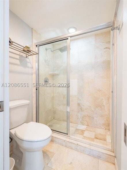 Building Photo - 500 Bayview Dr