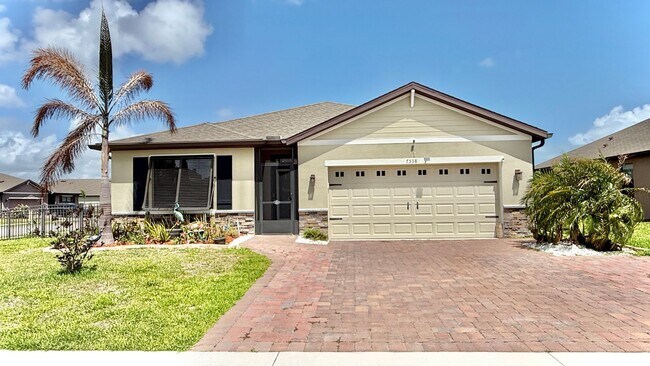 Building Photo - Spacious Home in Crystal Bay offering 4 bedrooms with upgrades throughout