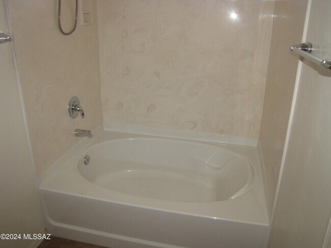 Building Photo - 497 S Douglas Wash Rd