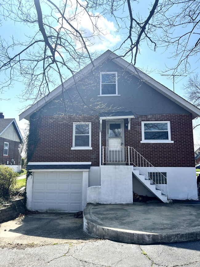 Building Photo - 5194 Sidney Rd