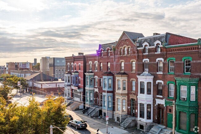 Building Photo - 1422 W Girard Ave