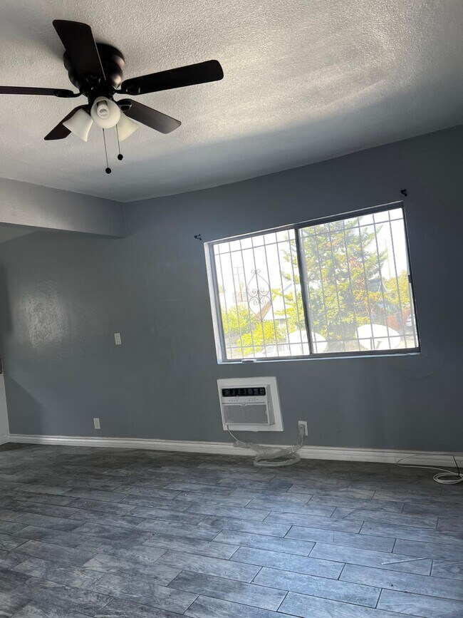 Building Photo - 120 W 73RD ST