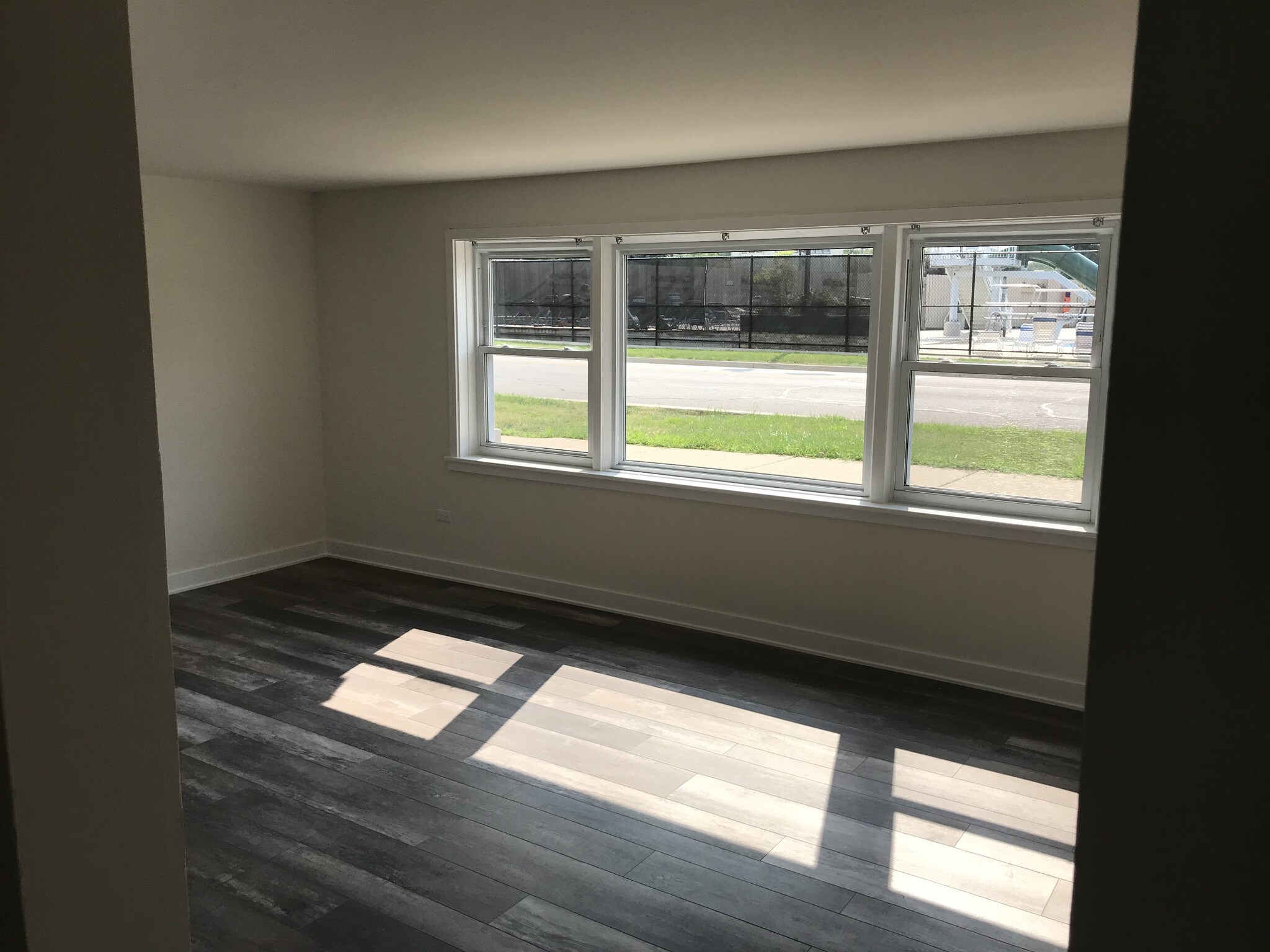 Building Photo - 9647 Pacific Ave