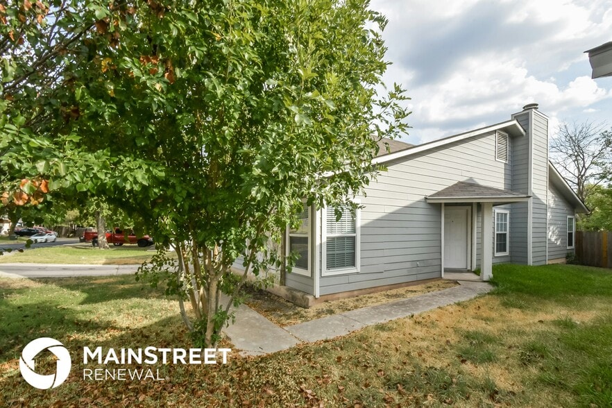 Building Photo - 9743 Fortune Ridge Dr